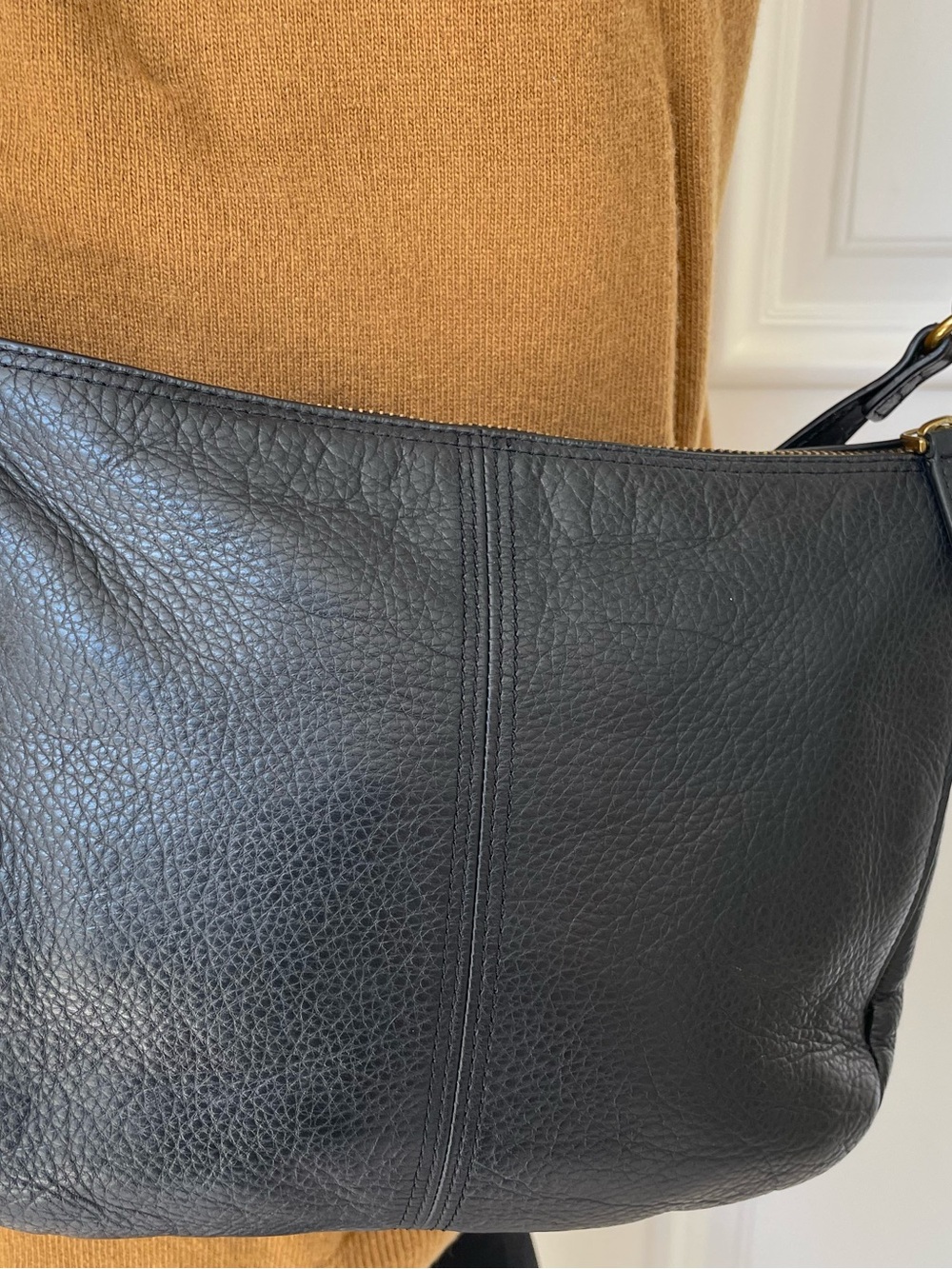 Fossil Issue No. 1954 Black Pebbled Leather Shoulder Bag